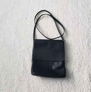 LAST CHANCE Leather crossbody bag black